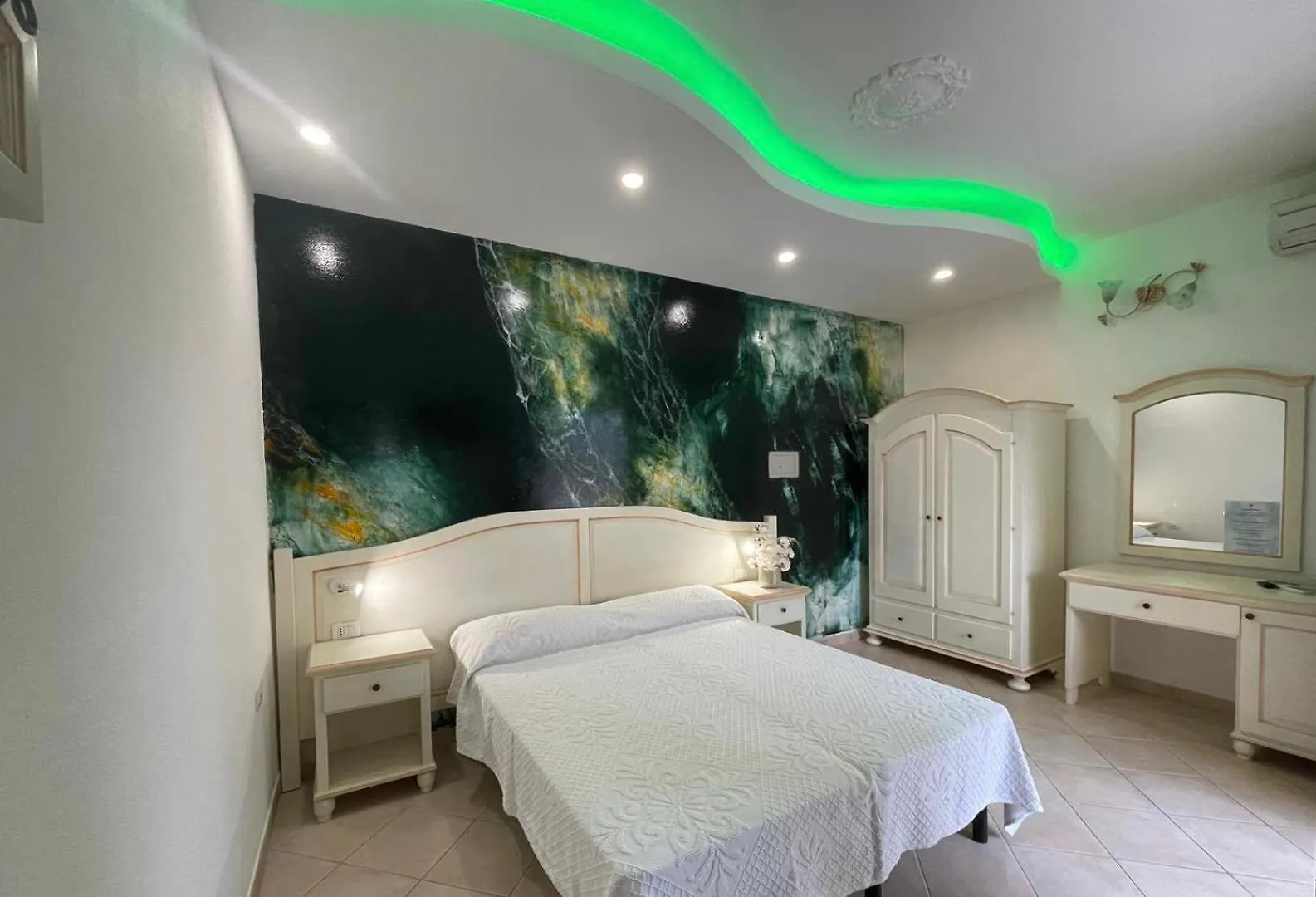 Hotel Pedra Niedda Будони