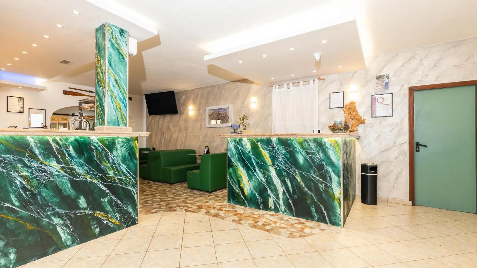 Hotel Pedra Niedda Будони